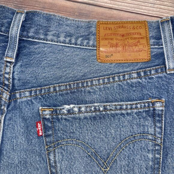 Levi’s 501 Jean Shorts Women’s 31 Button Fly High Rise Distressed Daisy Dukes - Picture 5 of 11